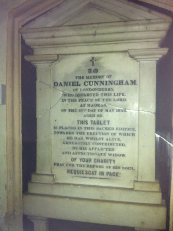 Enquete Singapour - Plaque de Daniel CUNNINGHAM dans la Cathedral of the Good Shepherd